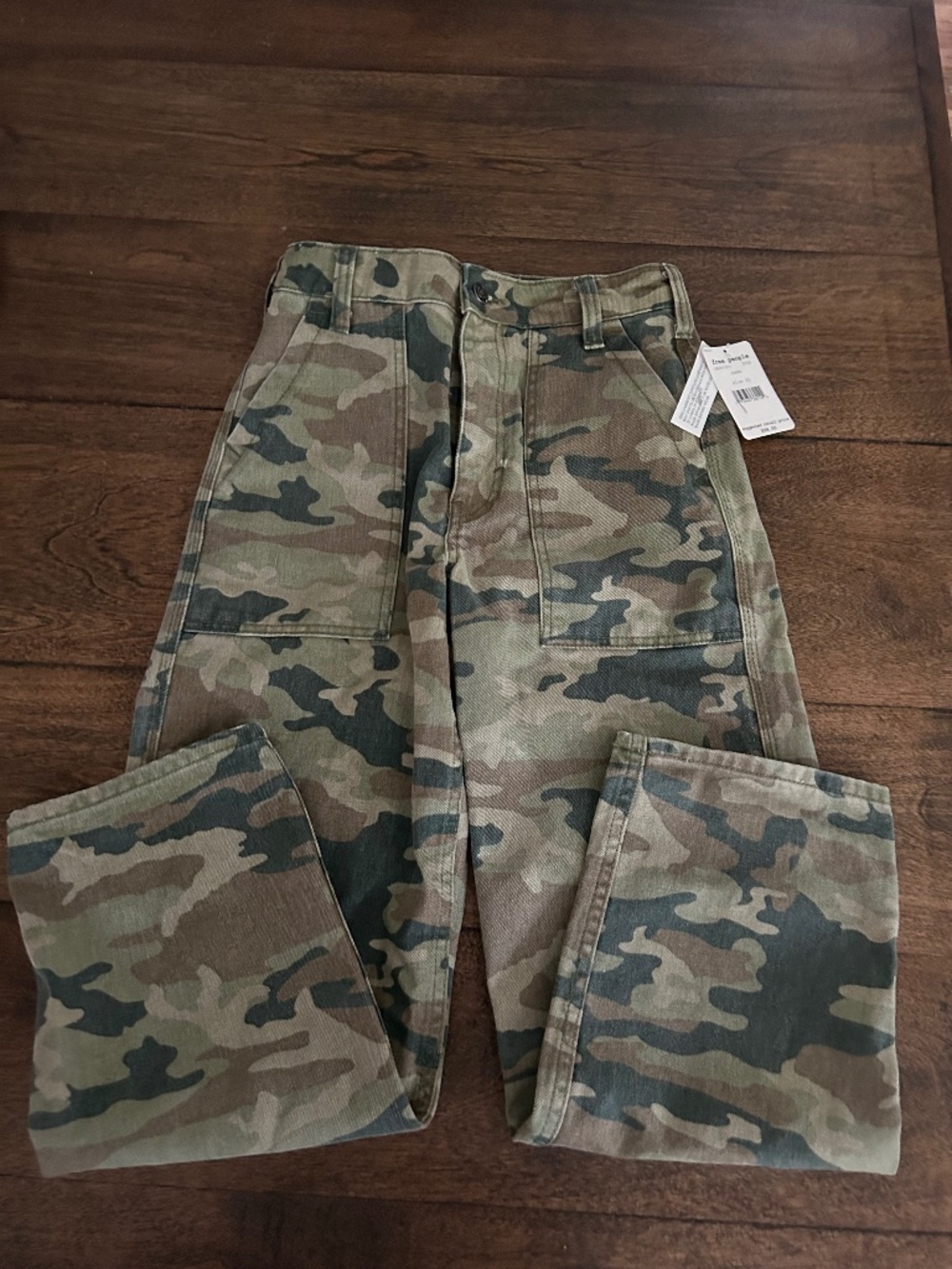 Free People (We the free) camouflage jeans